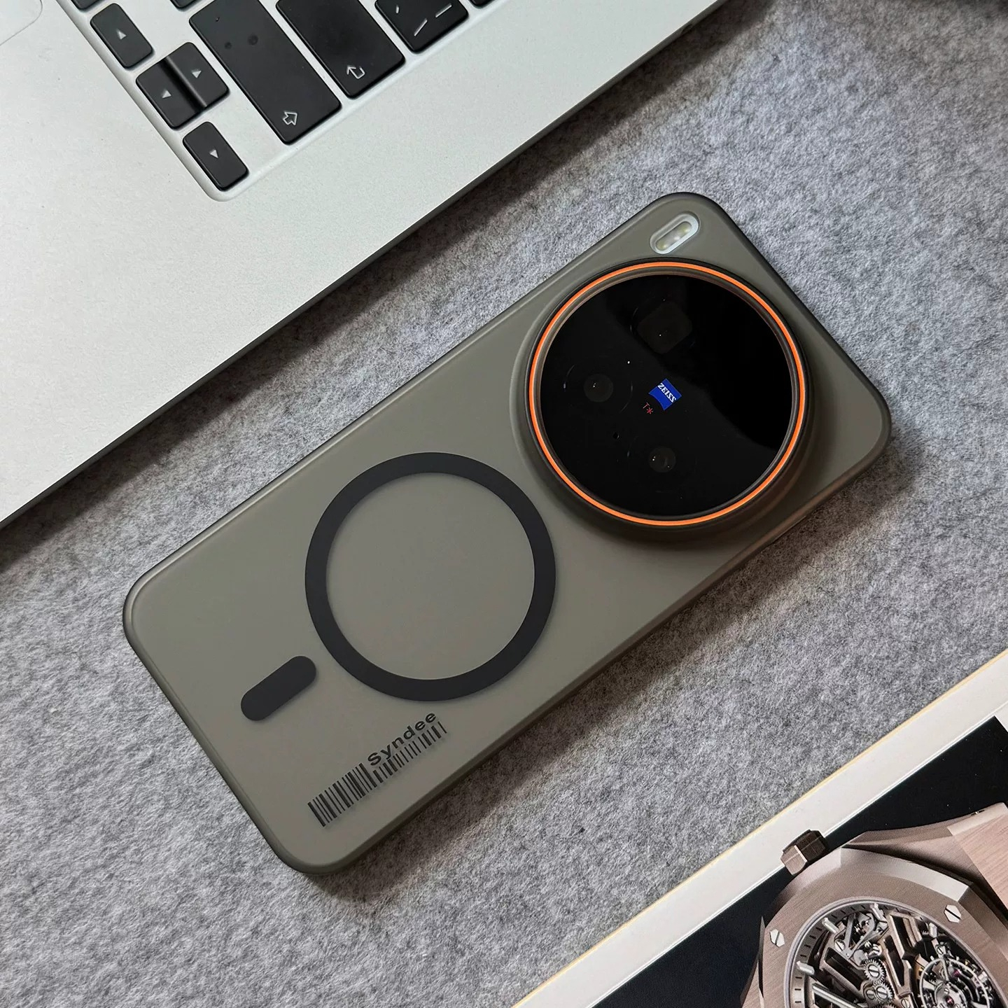 Ultra Thin Skin Feel Magnetic  - đánh giá và giá Transparent Thin Case