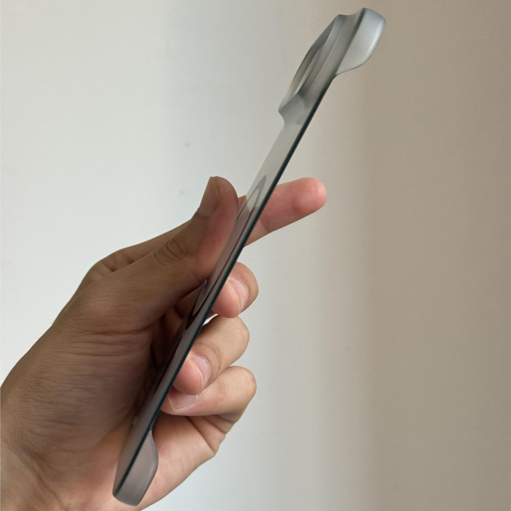 Ultra Thin Matte Frameless Mag - đánh giá và giá Transparent Thin Case