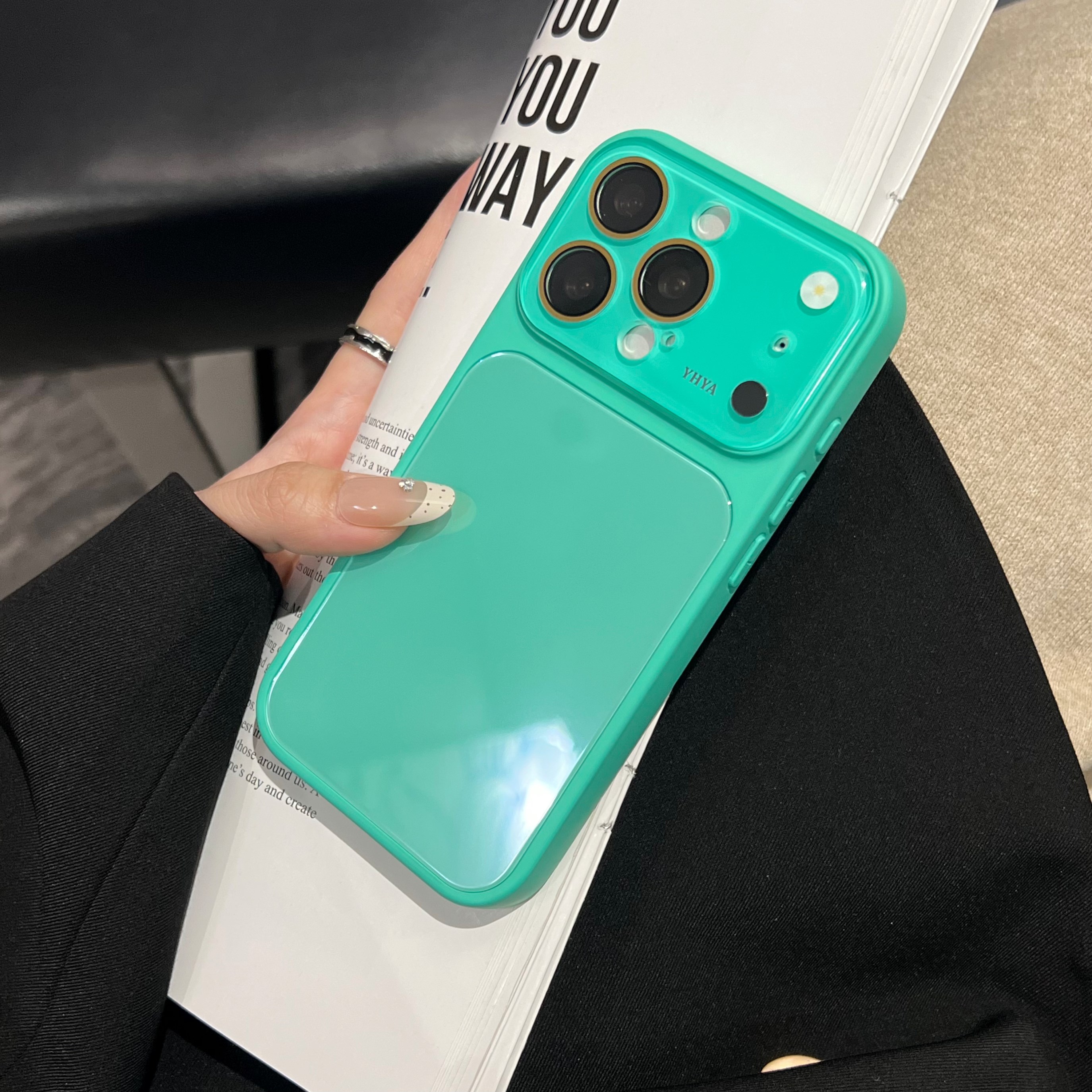 Luxury Instantly Turn 17 Tempe - đánh giá và giá Phone Cases With Camera Cover